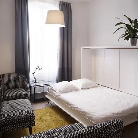 La Centre Aparthotel 4*